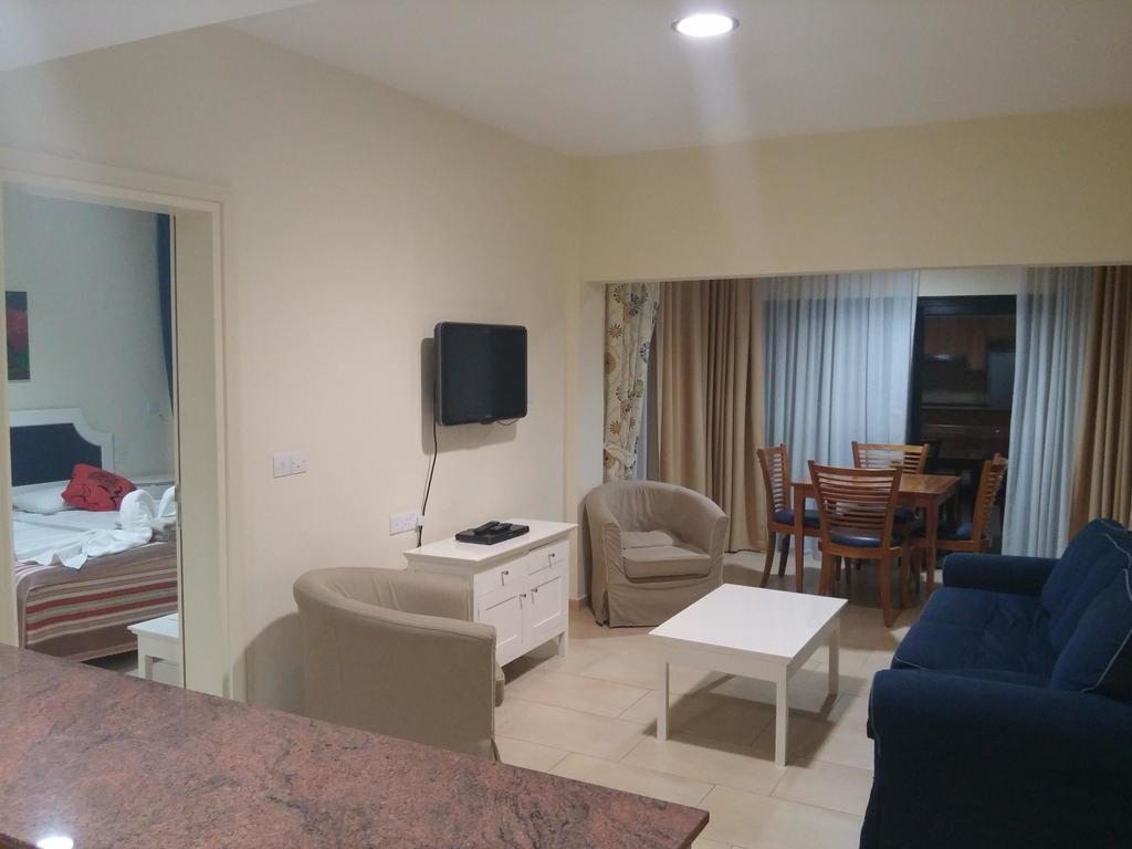 Royal Blue Hotel & Spa Geroskipou Экстерьер фото